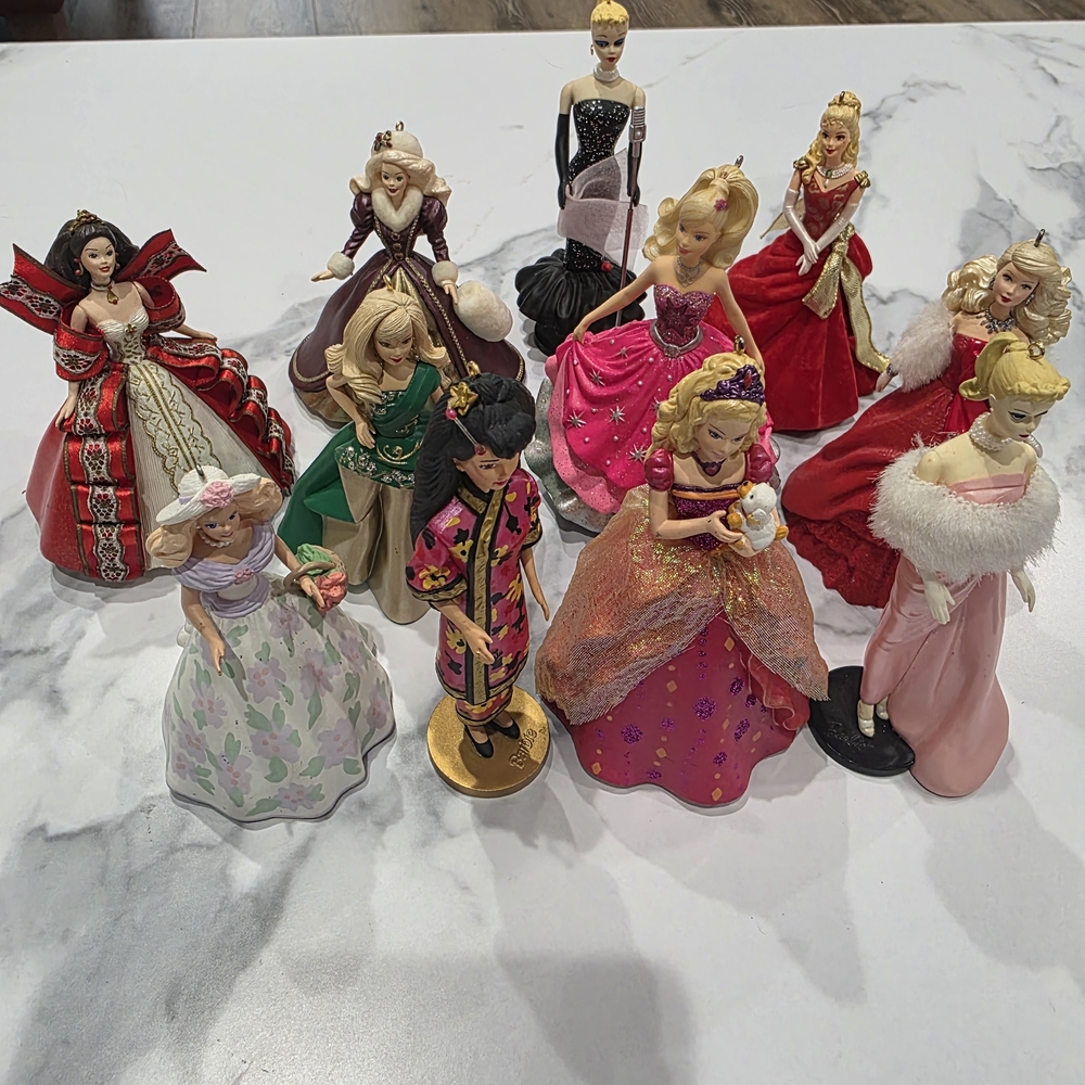 Hallmark Holiday Decor Figurines Set - Red, Green, Pink, Gold